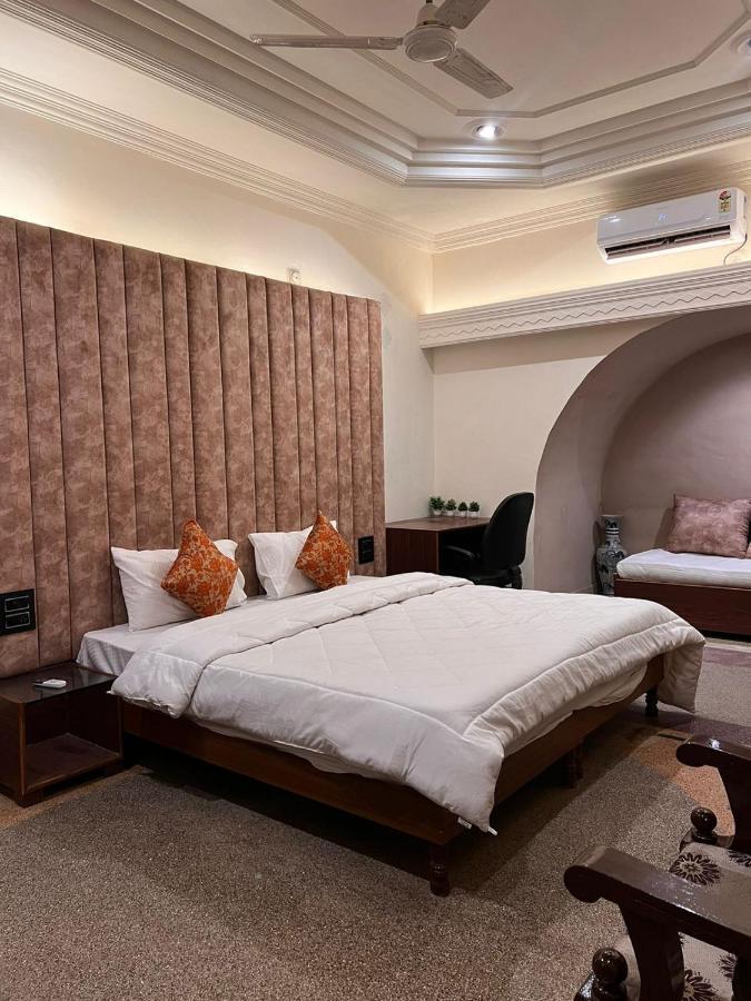 Aavaa Shanti Niwas Varanasi Exteriör bild