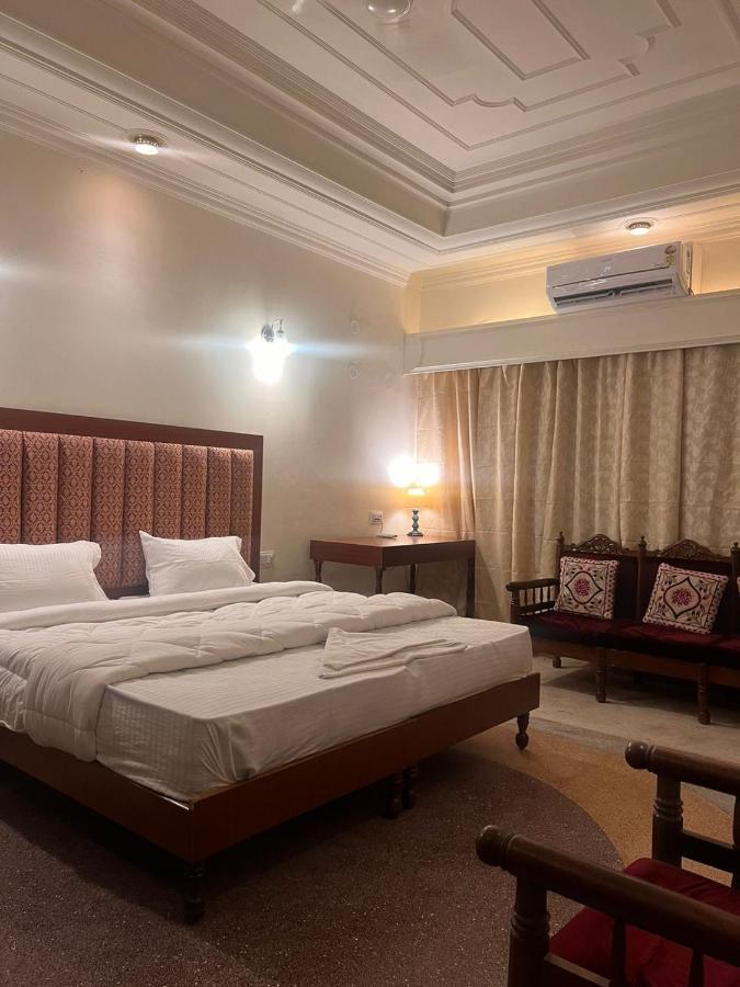Aavaa Shanti Niwas Varanasi Exteriör bild