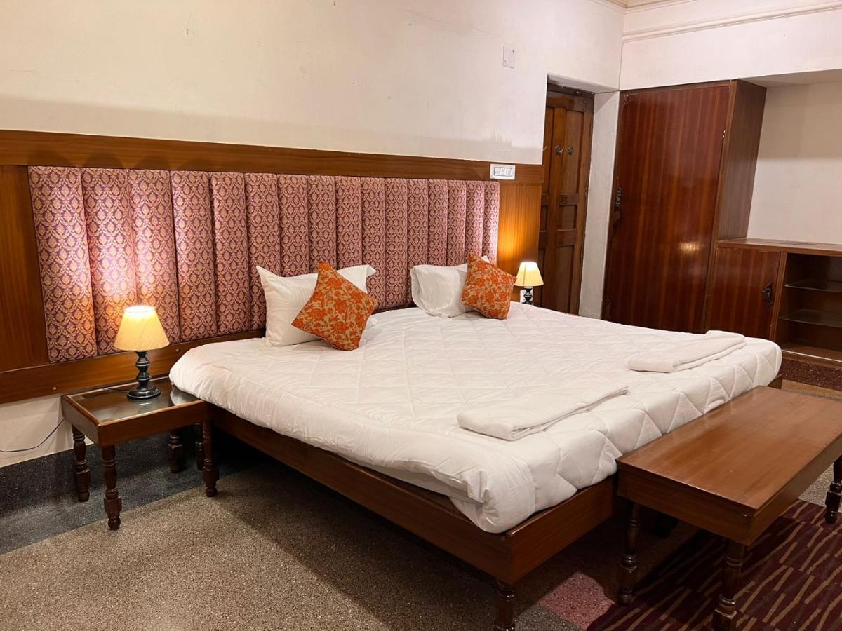 Aavaa Shanti Niwas Varanasi Exteriör bild