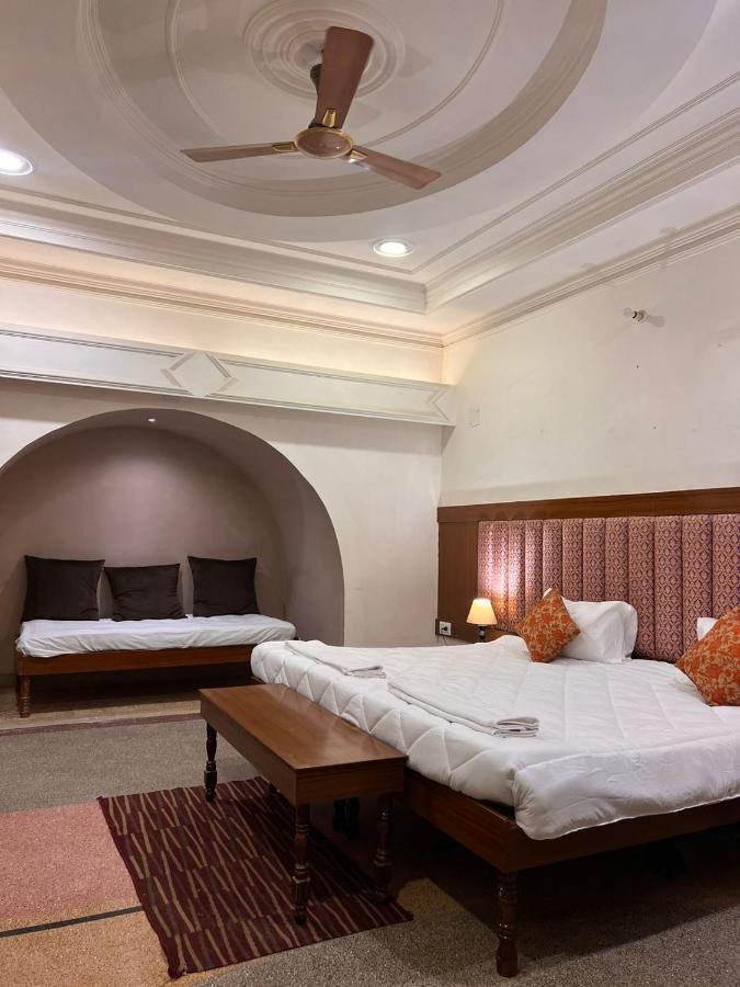 Aavaa Shanti Niwas Varanasi Exteriör bild