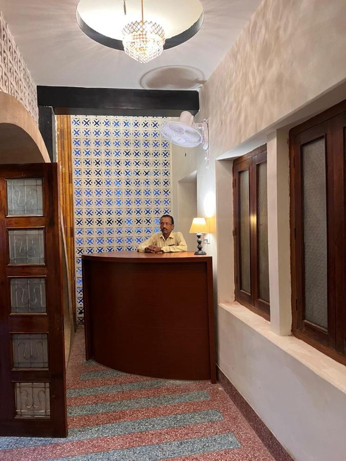 Aavaa Shanti Niwas Varanasi Exteriör bild